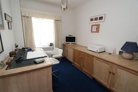 16 Longaford Way, Hutton, Brentwood, CM13 2LT