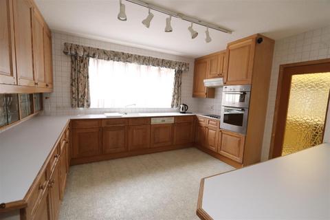 16 Longaford Way, Hutton, Brentwood, CM13 2LT