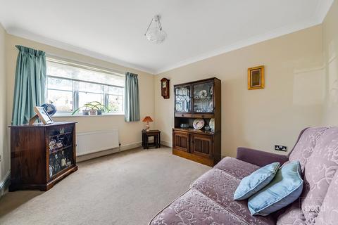 4 bedroom detached house for sale, Southend Road, Chelmsford CM2