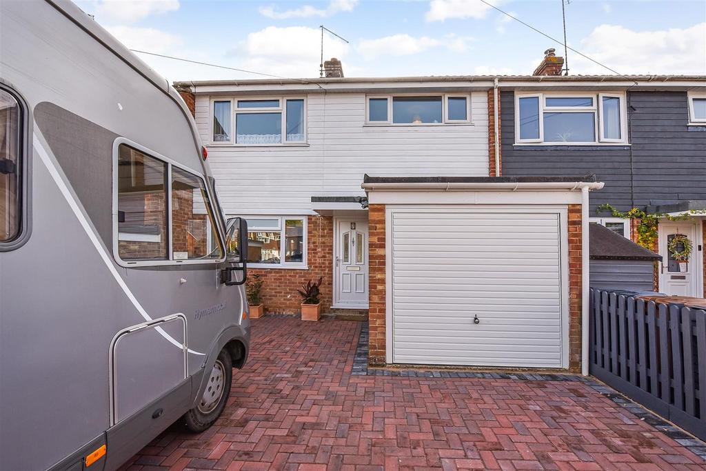 Manor Close, Shipton Bellinger, Tidworth 3 bed terraced house for sale