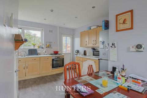 2 bedroom semi-detached house for sale - Selby Road, Middleton M24