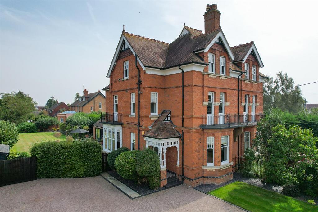 Greenhill, Evesham 5 bed semidetached house for sale £875,000