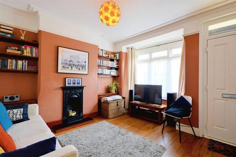 6 Alexandra Crescent, Beeston, Nottingham, NG9 2BQ