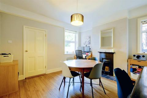 6 Alexandra Crescent, Beeston, Nottingham, NG9 2BQ