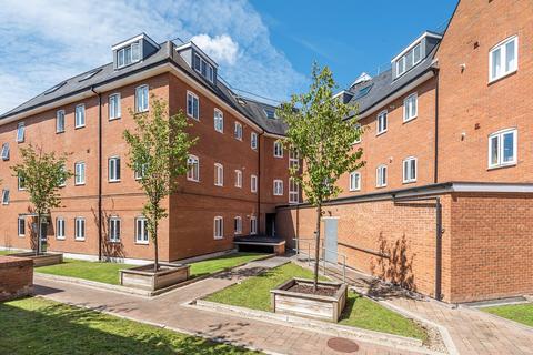 2 bedroom apartment for sale, Lyon Court, Walsworth Road, HITCHIN, SG4