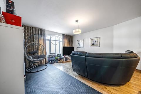 2 bedroom apartment for sale, Lyon Court, Walsworth Road, HITCHIN, SG4