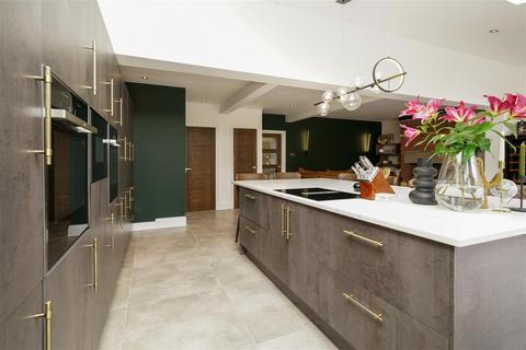 21 Temple Gate, Leeds, LS15 0PQ