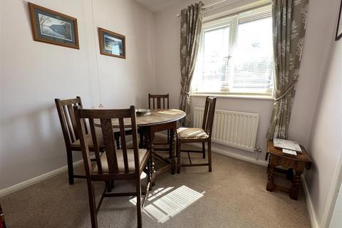 2 bedroom bungalow for sale - Oswestry Road, Ellesmere.