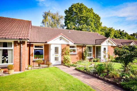 2 bedroom bungalow for sale - Maryvale Court, Lichfield, WS14