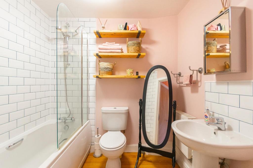 LLIHDAEHSGAN777 - Bathroom A.jpg