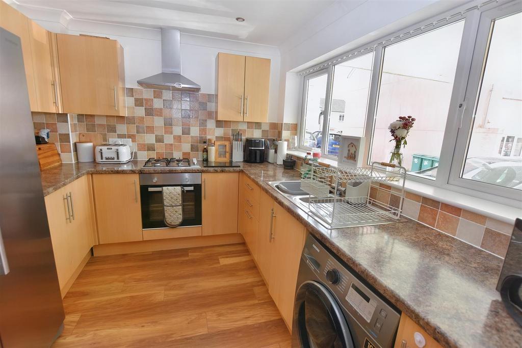Wilkinson Gardens, Redruth 4 bed semidetached house £299,950