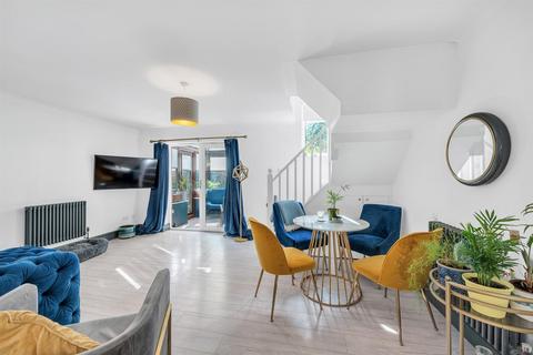 1 Fennel Close, Croydon, CR0 8XS