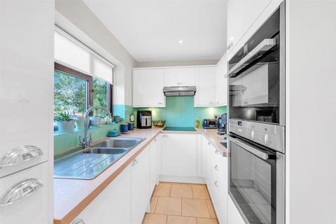 1 Fennel Close, Croydon, CR0 8XS