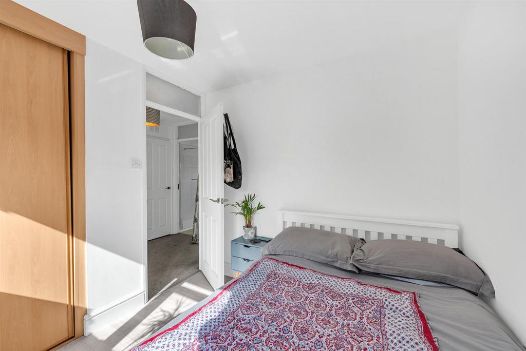BEDROOM 2 (2).jpg