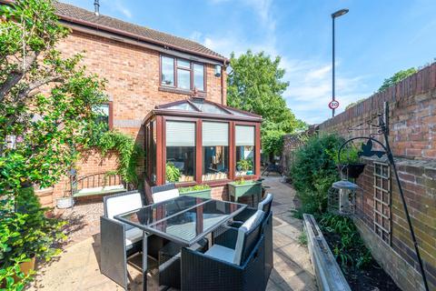 1 Fennel Close, Croydon, CR0 8XS