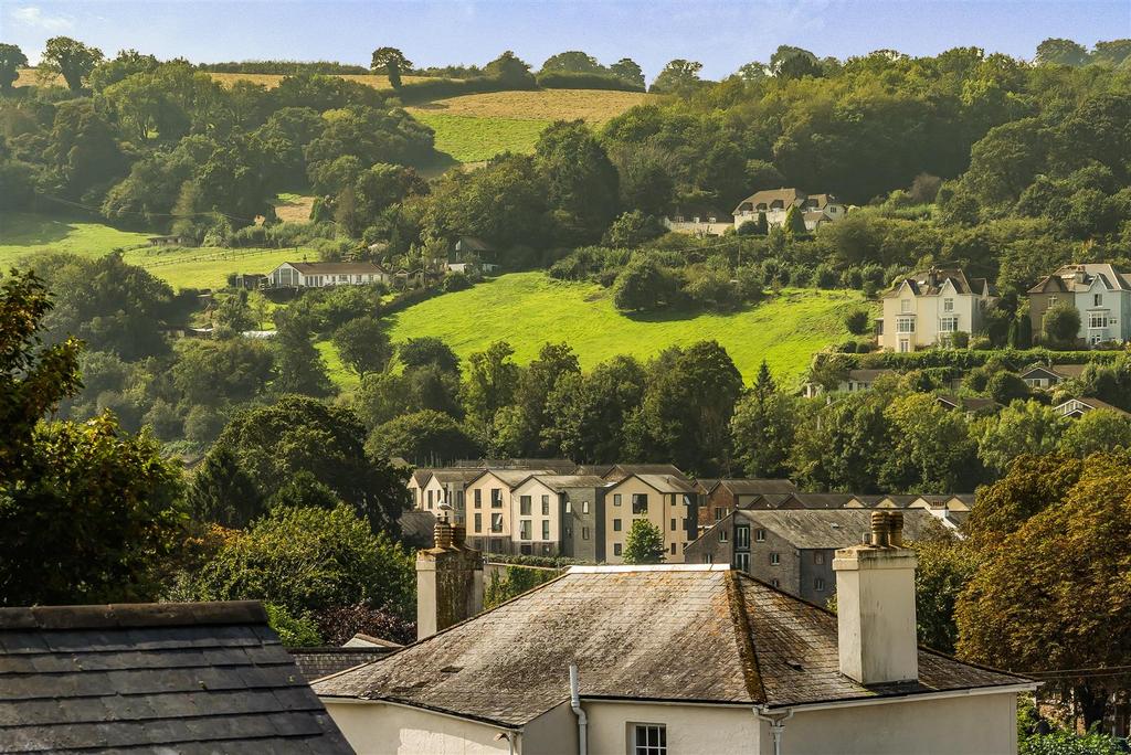 Bridgetown, Totnes 2 bed terraced house for sale £250,000