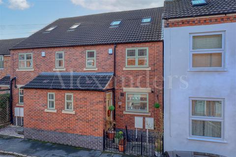 3 bedroom semi-detached house for sale, Freehold Street, Quorn
