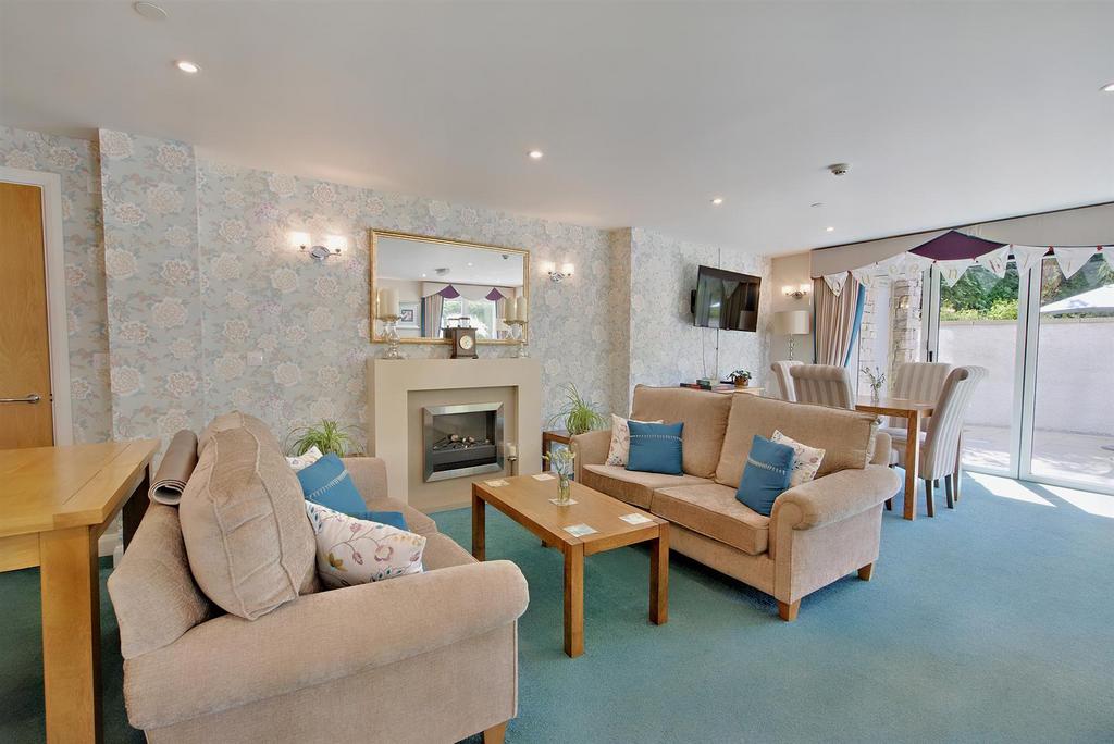 Homeowners Lounge