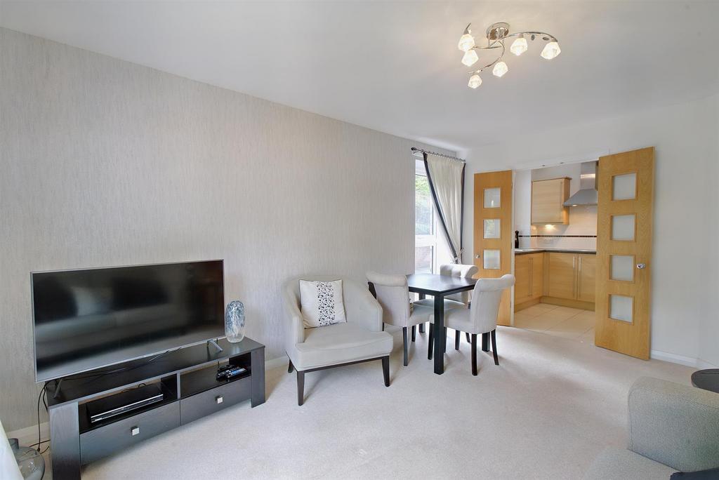 8568646-interior09-800.JPG