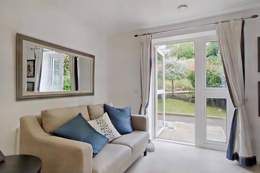 8568646-interior04-800.JPG