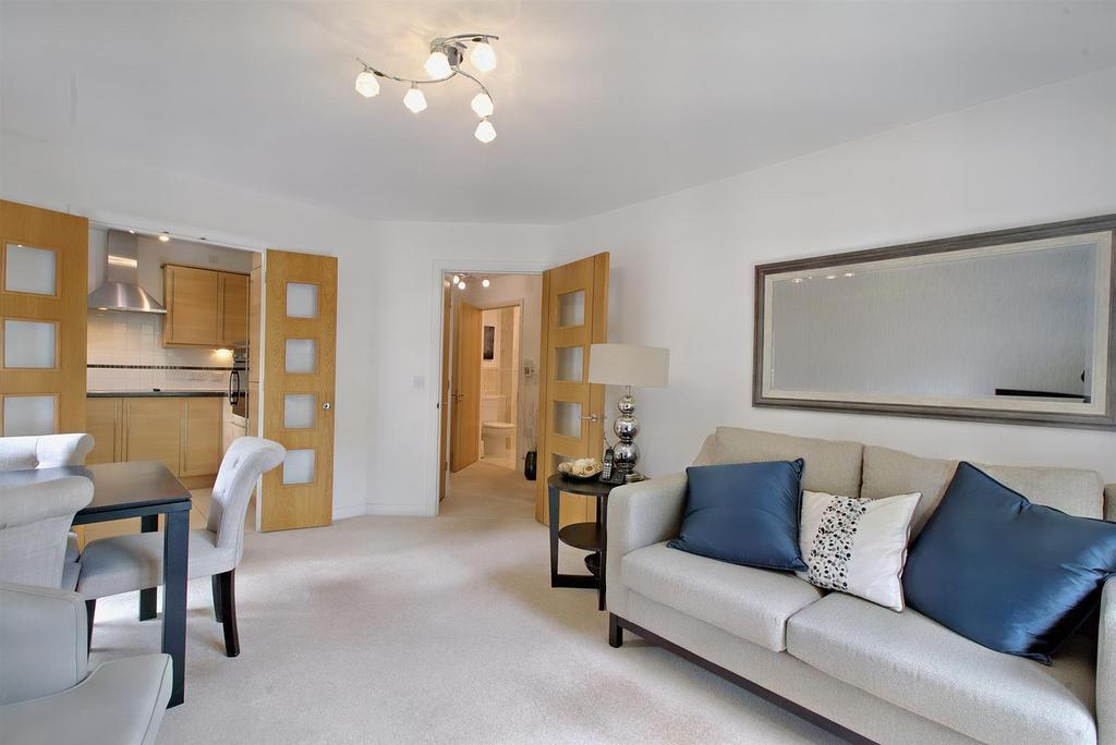 8568646-interior10-800.JPG