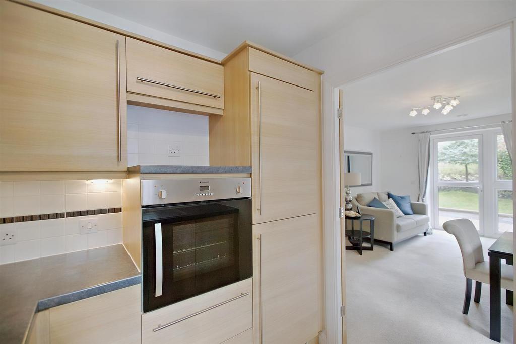 8568646-interior14-800.JPG