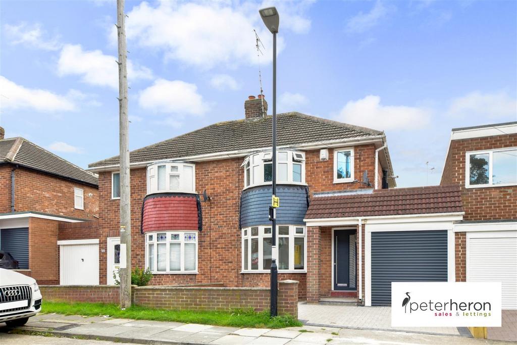 Torver Crescent, Seaburn Dene, Sunderland 2 bed semidetached house for