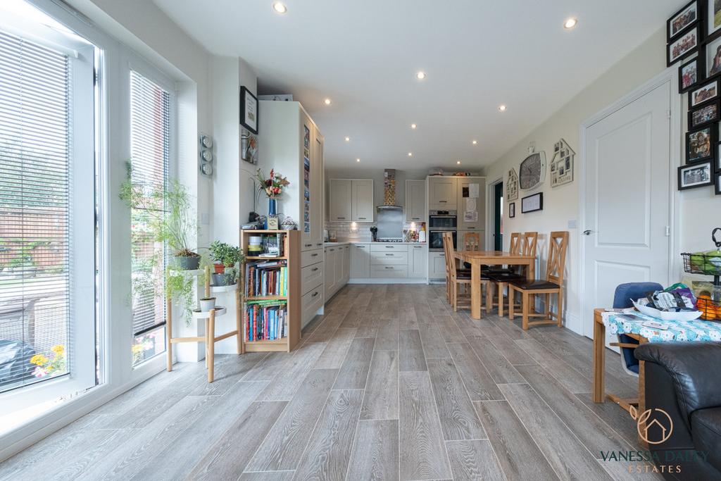 Discovery Drive, Preston, PR4 4 bed detached house for sale £380,000