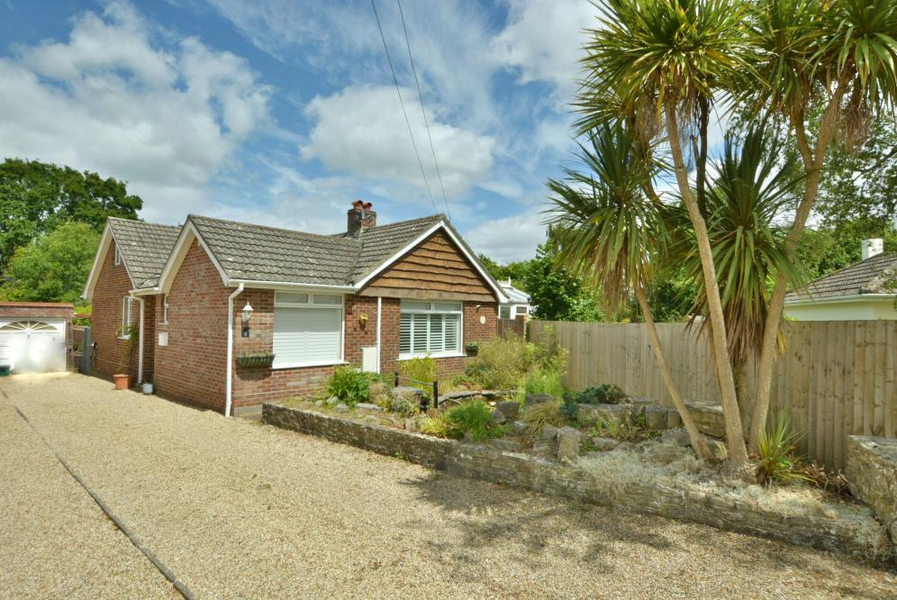 Sandy Close, Colehill, Dorset, BH21 2NG 3 bed detached bungalow for