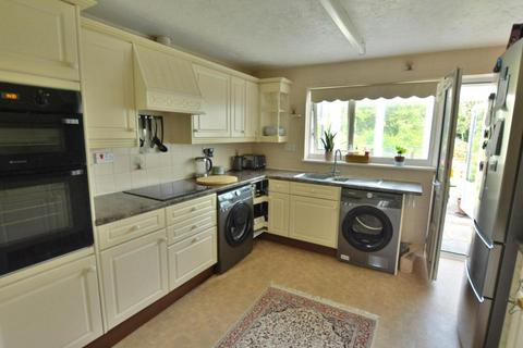 6 Sandy Close, Wimborne, BH21 2NG