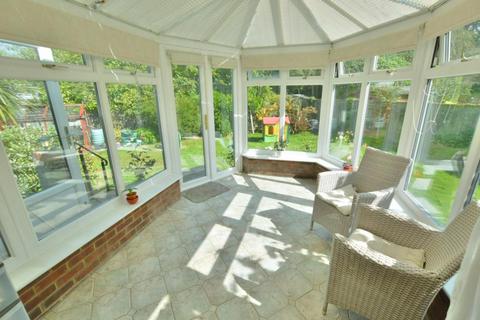 6 Sandy Close, Wimborne, BH21 2NG