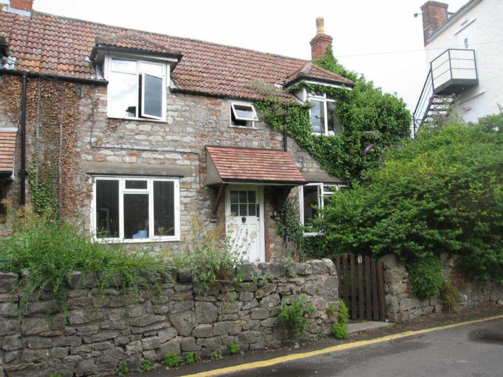 Lower North Street, Cheddar 3 bed house £650 pcm (£150 pw)