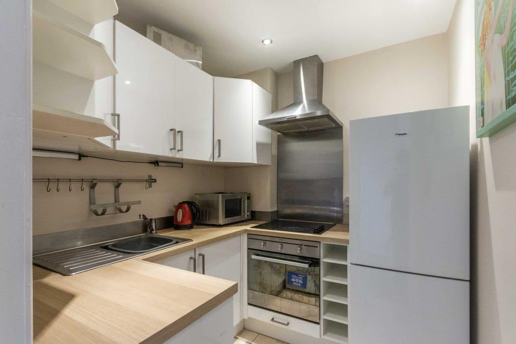 Apartment in Edinburgh, Leith Central - View 3