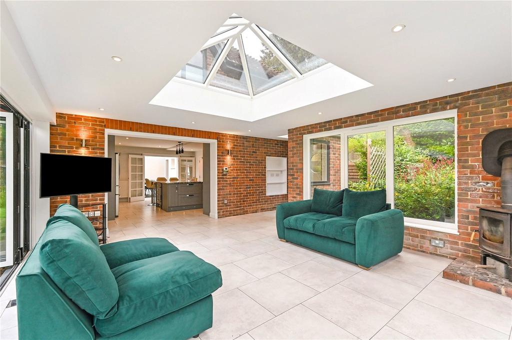 West Meon, Petersfield, Hampshire 3 bed link detached house for sale
