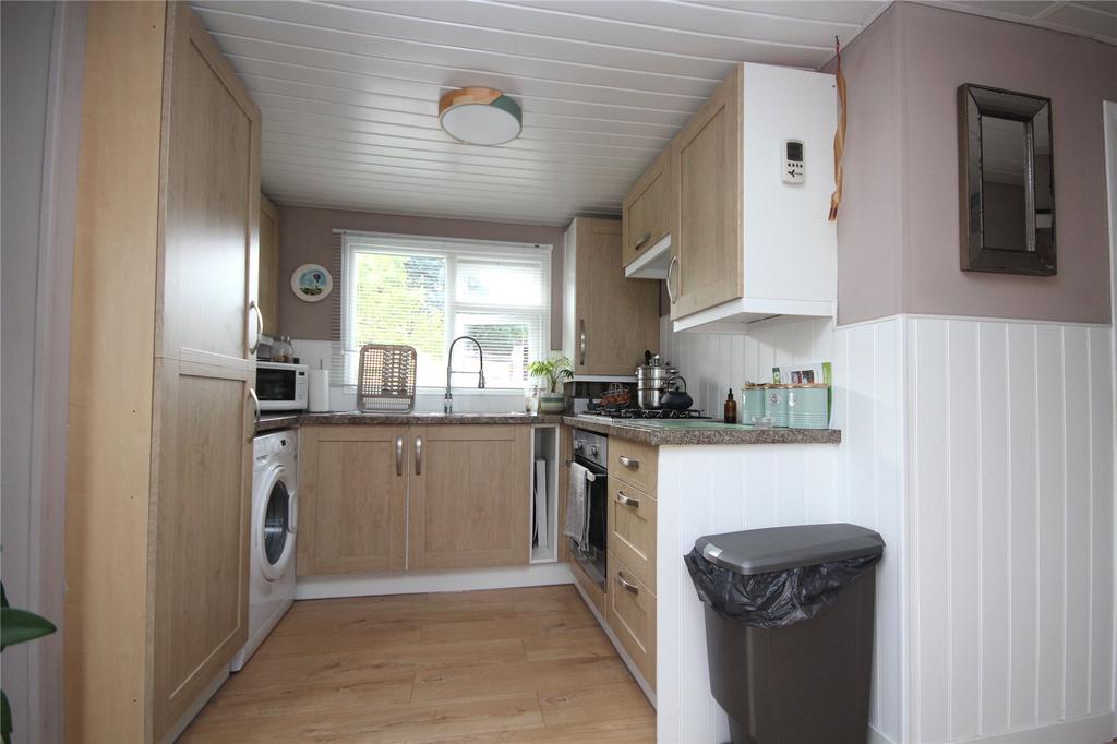 Dewlands Park, Verwood, Dorset, BH31 2 bed park home for sale £145,000