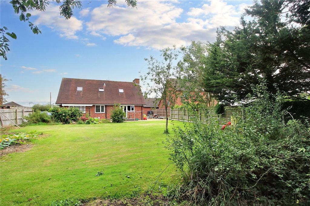 Frith Way, Great Moulton, Norwich, Norfolk, NR15 4 bed bungalow for