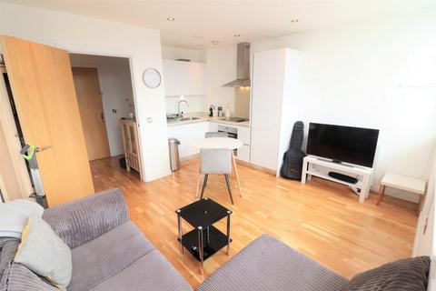 2 bedroom flat to rent, Streatham High Road, London, SW16