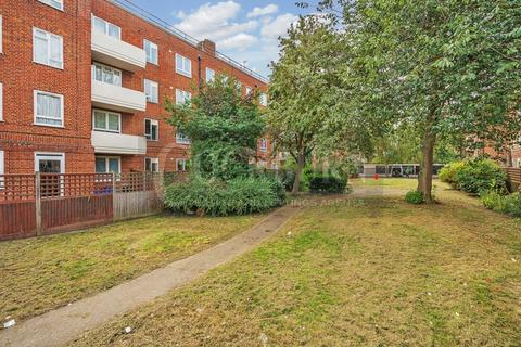 Flat 15, Ingrebourne House Brangbourne Road, Bromley, BR1 4LR