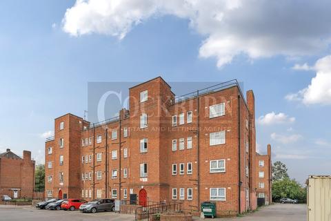Flat 15, Ingrebourne House Brangbourne Road, Bromley, BR1 4LR
