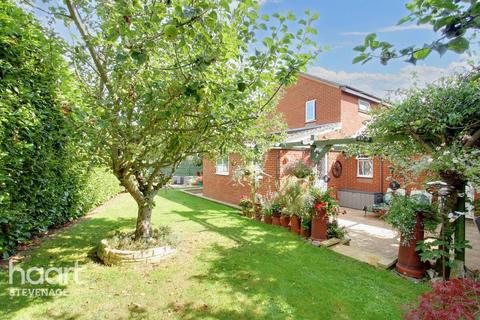 81 Uplands, Stevenage, SG2 7DW