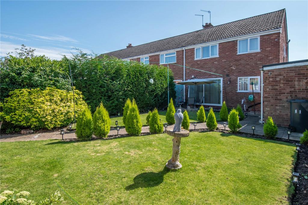 York Close, Bromsgrove, Worcestershire, B61 3 bed end of terrace house