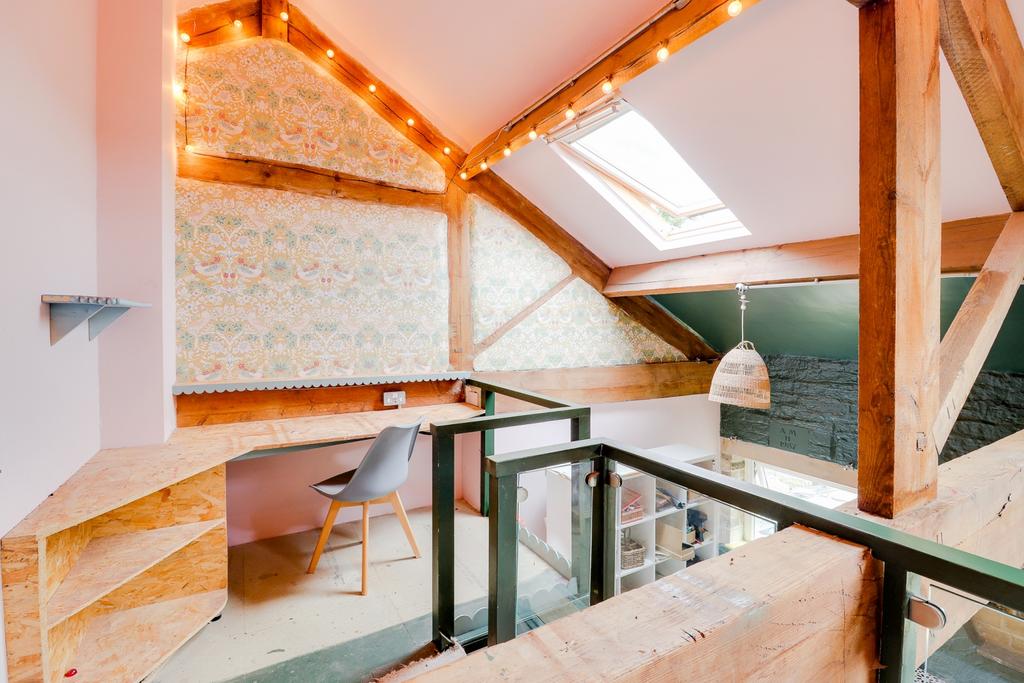 Brooklands close 05