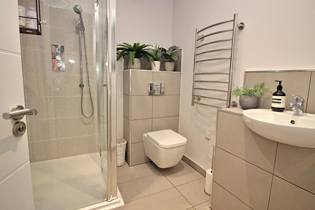 En-Suite Shower
