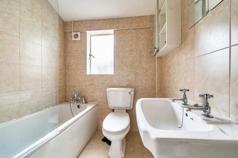 14a Woodside, London, SW19 7AR