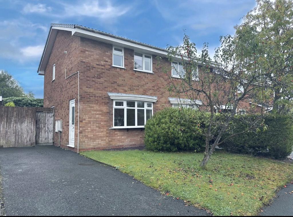 Peveril Bank, Dawley Bank, Telford... 2 bed semidetached house £895