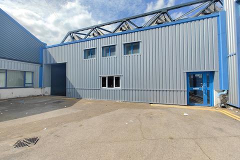 Industrial unit to rent, Heron Trading Estate, London W3