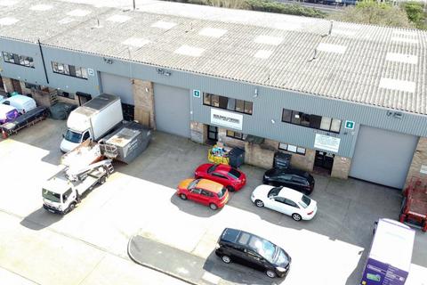 Industrial unit to rent, Gateway Industrial Estate, Park Royal NW10