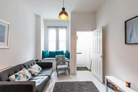 2 bedroom flat to rent, 3043L – Watson Crescent, Edinburgh, EH11 1HF