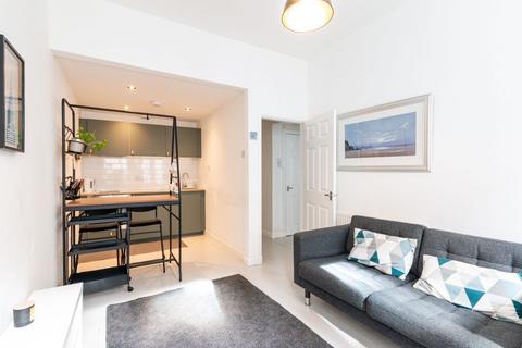 2 bedroom flat to rent - 3043L – Watson Crescent, Edinburgh, EH11 1HF