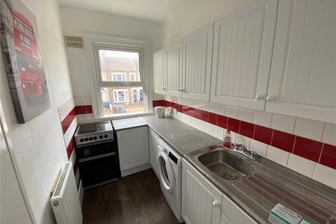 3 bedroom apartment to rent, Whittington Road, London, N22